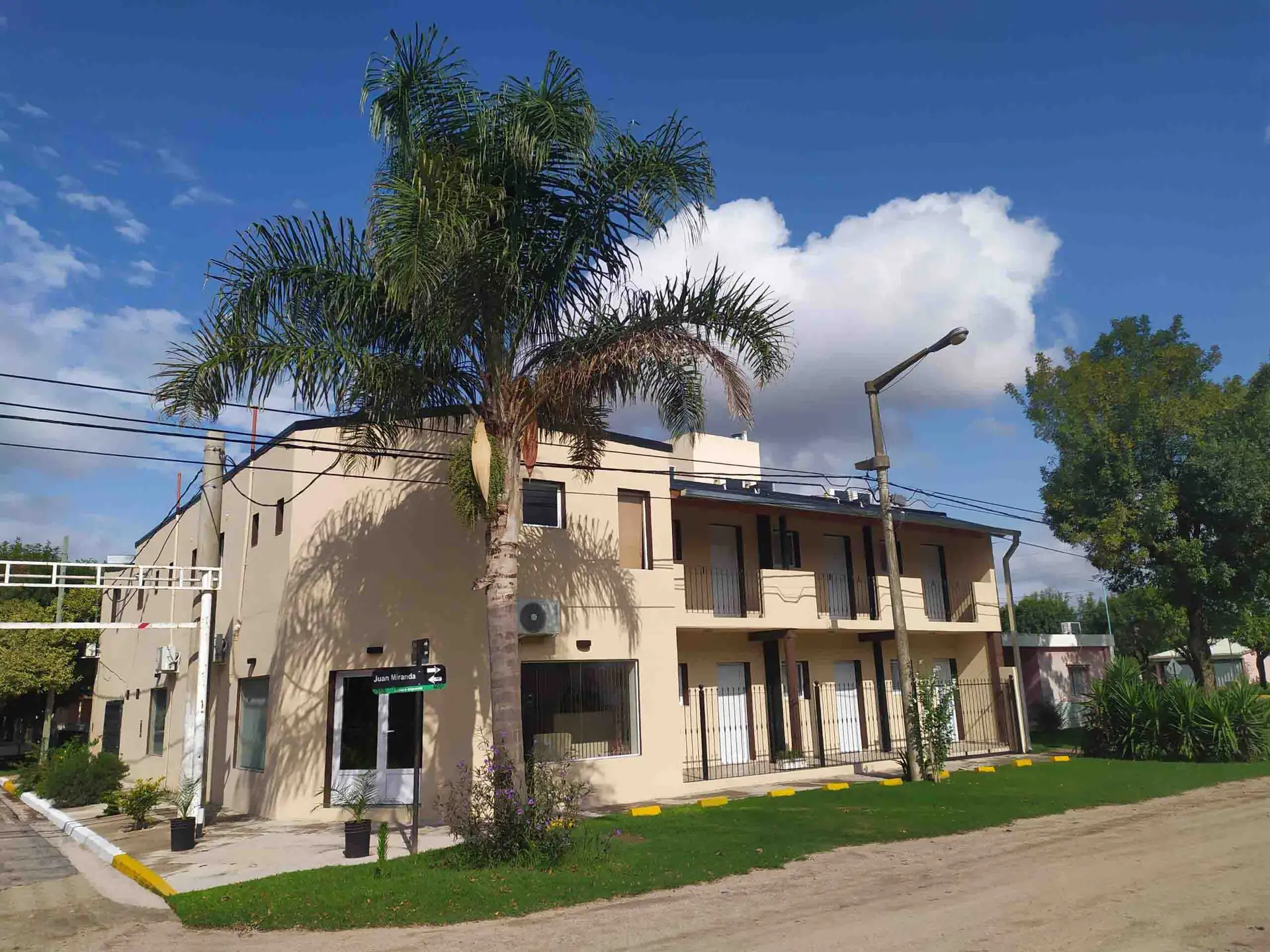Frente del Hotel Luque